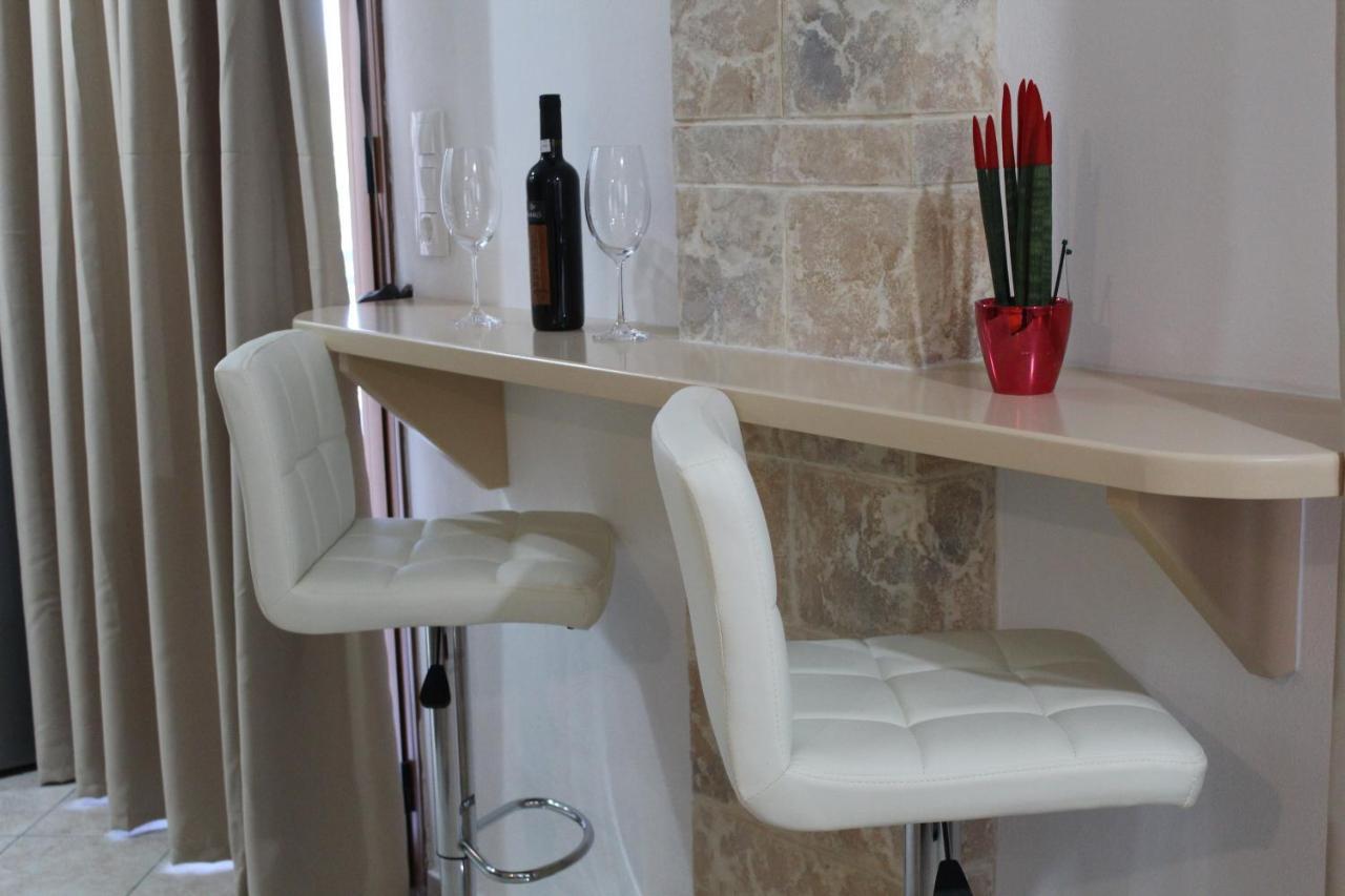 Vakis Apartments 5 Romanon Εξωτερικό φωτογραφία