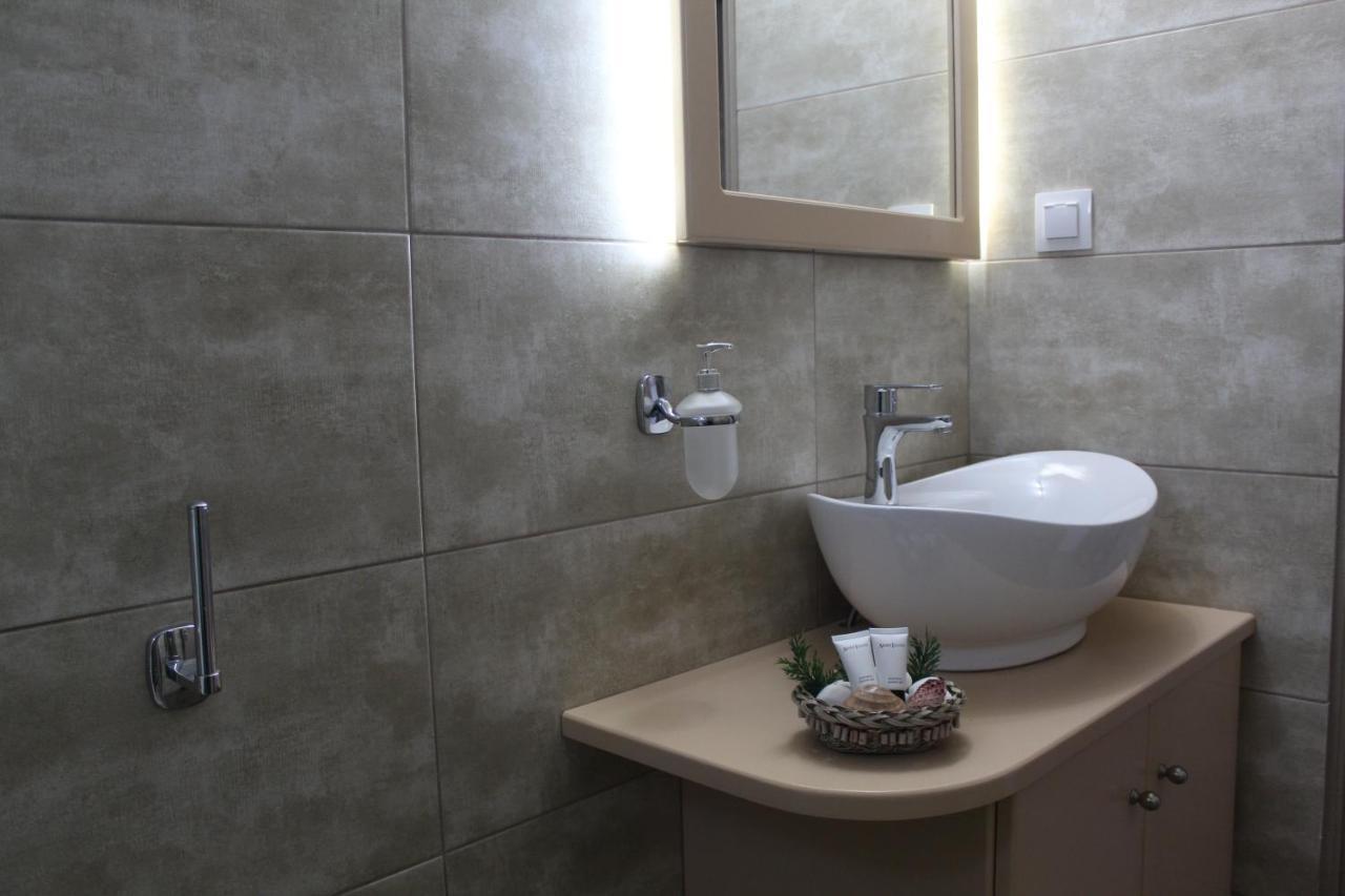 Vakis Apartments 5 Romanon Εξωτερικό φωτογραφία